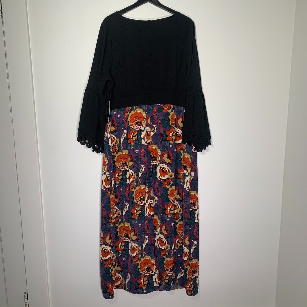 Brand new 'Rooted in Retro' Maxi Dress - Picture 2 of 4